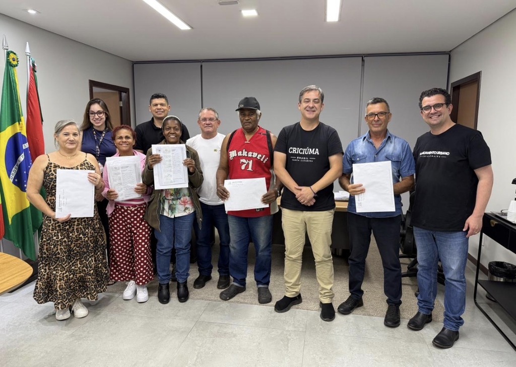 Criciúma realiza entrega de matrículas e oficializa a propriedade de imóveis da Cohab