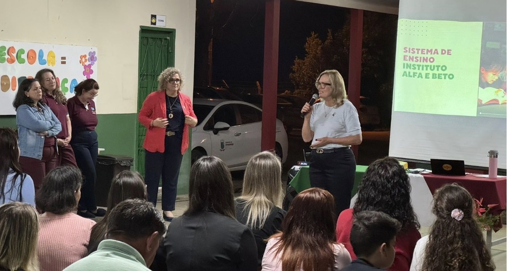 Educação de Urussanga reúne comunidade para detalhar municipalização de escola no Rio América